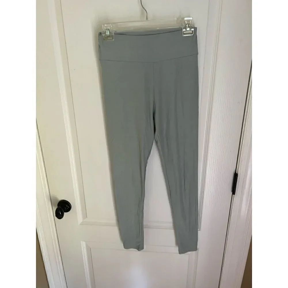 LuLaRoe one size Leggings light green gray color
